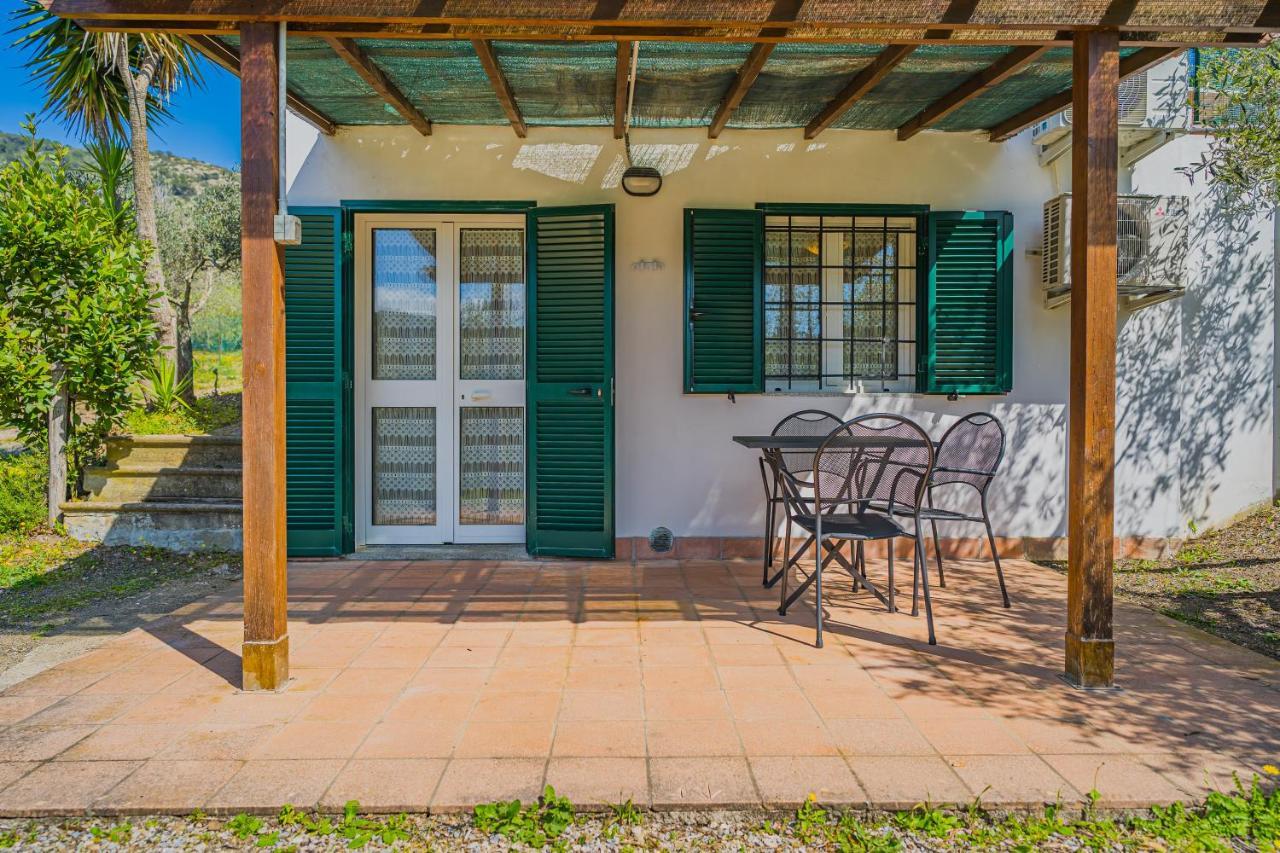 Aparthotel Il Poggio Marcuccio Lacona Exterior foto
