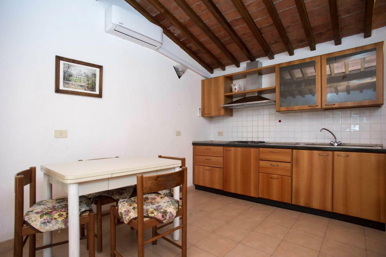 Aparthotel Il Poggio Marcuccio Lacona Exterior foto